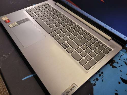 LENOVO IDEAPAD 3 15*AMD ATHLON GOLD 3150U*8GB DDR4*256GB SSD*RADEON GRAPHICS