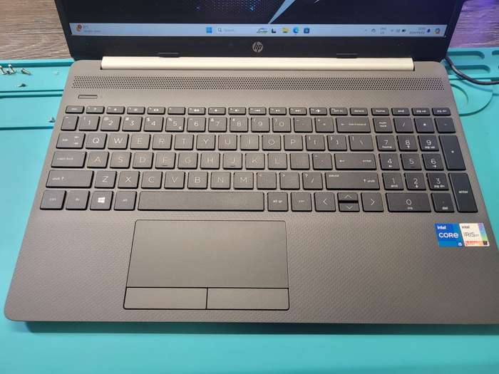 *11TH GEN BEAST!*HP NOTEBOOK 15*i5-1135G7*16GB DDR4*SAMSUNG EVO 500GB SSD*FHD*G7 GRAPHICS*