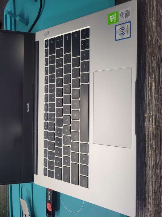 HUAWEI MATEBOOK 14*i5-10210U*8GB DDR4*512GB SSD*FHD*IPS*NVIDIA MX250*