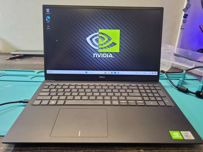 DELL VOSTRO 5590*i7-10510u*8GB DDR4*512GB SSD*FHD*NVIDIA MX250