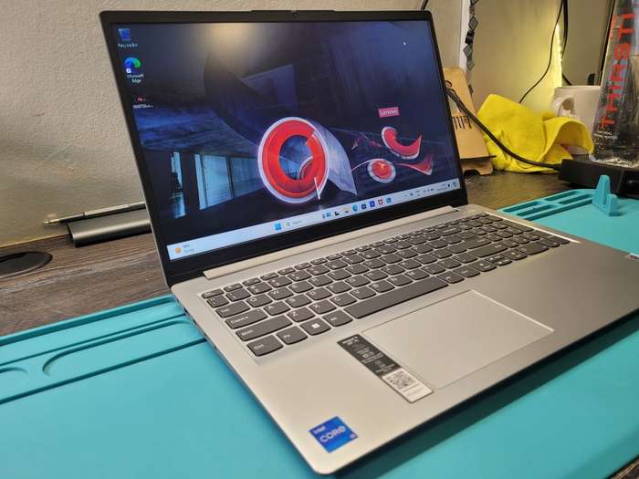 LATE ENTRY!*12th gen BEAST!!*LENOVO IDEAPAD 1i*i5-1235U*12GB DDR4*512GB SSD*FHD*IRIS GRAPHICS*