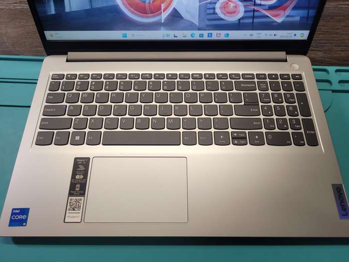 LATE ENTRY!*12th gen BEAST!!*LENOVO IDEAPAD 1i*i5-1235U*12GB DDR4*512GB SSD*FHD*IRIS GRAPHICS*