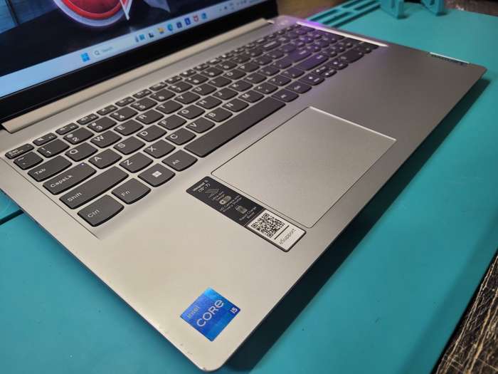 LATE ENTRY!*12th gen BEAST!!*LENOVO IDEAPAD 1i*i5-1235U*12GB DDR4*512GB SSD*FHD*IRIS GRAPHICS*