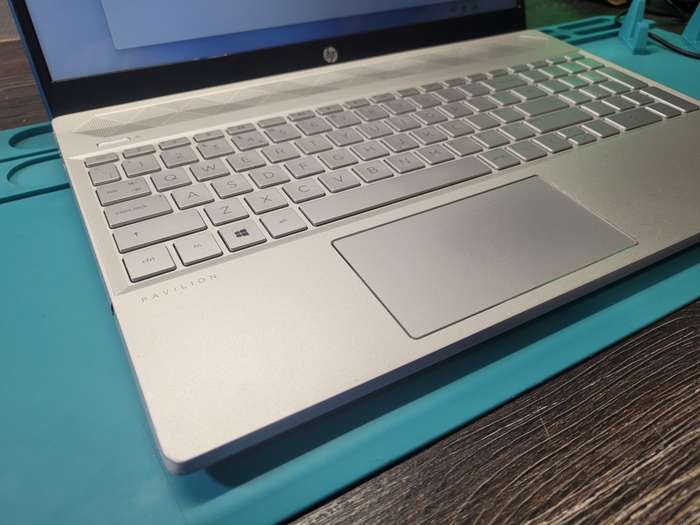 TOUCSCREEN!*FAST!*VERY HIGH SPEC`D*HP PAVILION 15*RYZEN 5-3500U*TOUCHSCREEN*8GB RAM*512GB SSD
