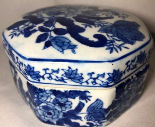 SHAN VILLAGE HAND PAINTED PORCELAIN TRINKET - PERFECT CONDITION