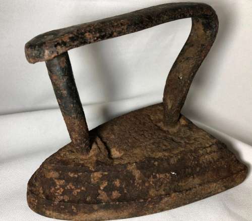 ANTIQUE SAD IRON