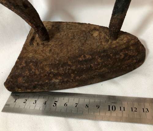 ANTIQUE SAD IRON