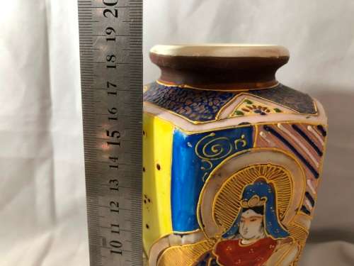 ORIENTAL HEXAGONAL MORIAGE PORCELAIN VASE
