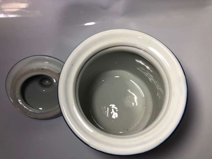 Stunning Blue and White Floral Design Ironstone Porcelain Vase with Lid