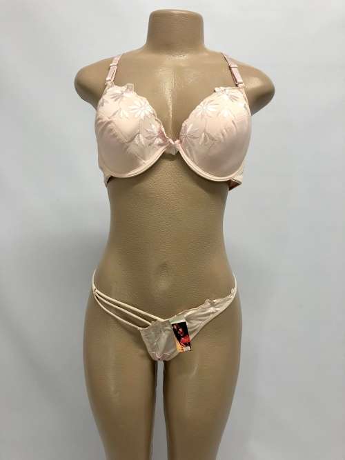Size 36C pink bra and panty set