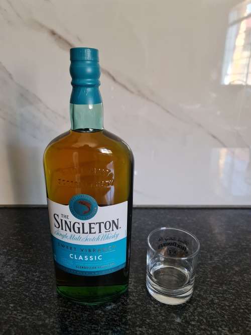 The Singleton of Glendullan Classic Single Malt Scotch Whisky Travel Exclusive 1L