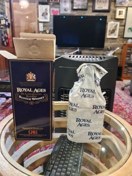 Rare J&B Royal Ages De Luxe Quality Blended Scotch Whisky