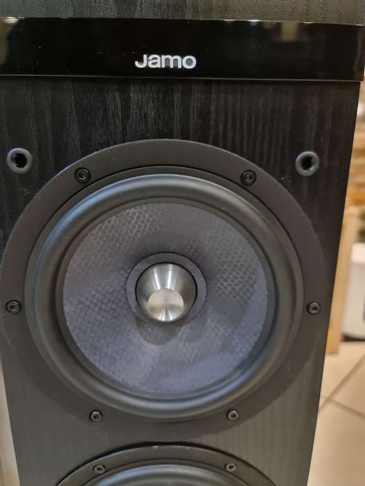 Fantastic Jamo C809 High End Floorstanding Loudspeakers