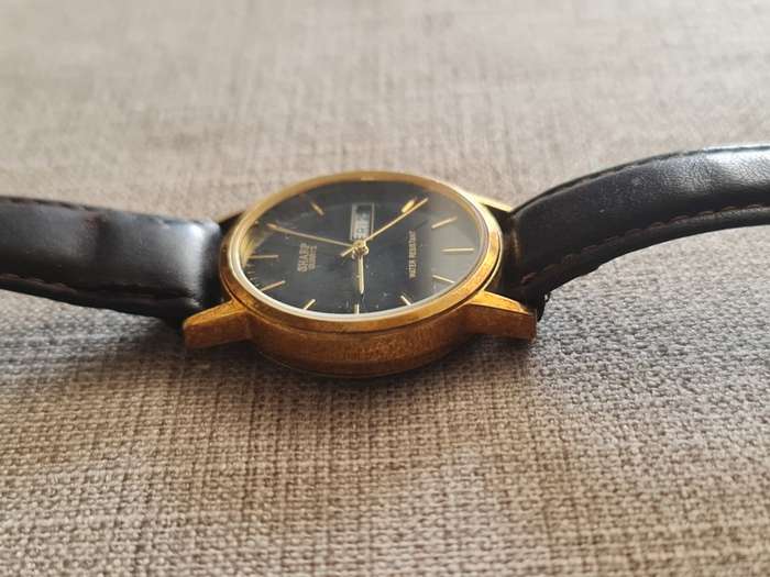 Sharp Quartz Men`s Vintage Watch
