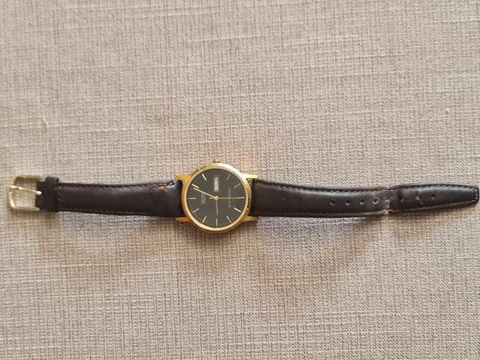 Sharp Quartz Men`s Vintage Watch