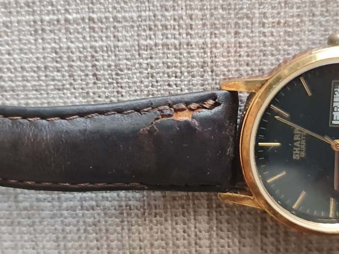 Sharp Quartz Men`s Vintage Watch