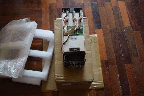 Bitmain AntMiner S9 Bitcoin-Miner 13,5 TH/s