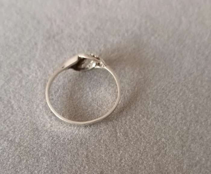 Sterling Silver Ring. 1.5g. Size Q.