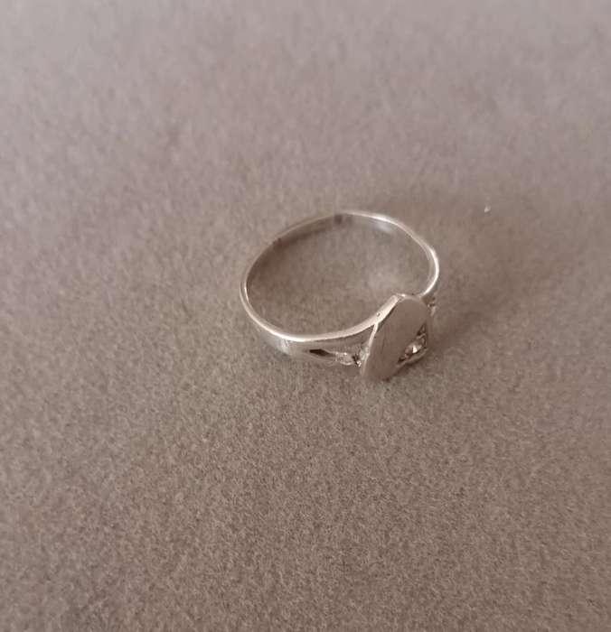 Sterling Silver Signet Ring. 1.6g. Size M.