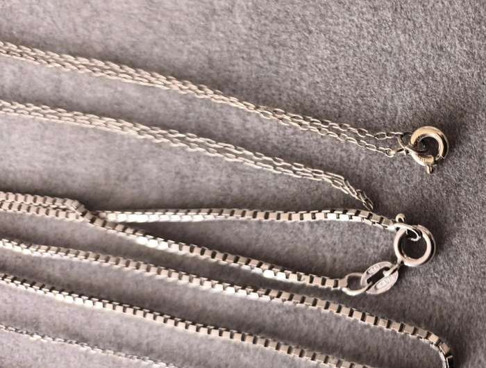 Sterling Silver Necklaces x3. 6.7g.