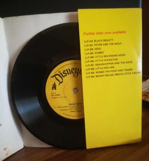 Snowhite  33 1/2 RPM Record with24 Page Book.