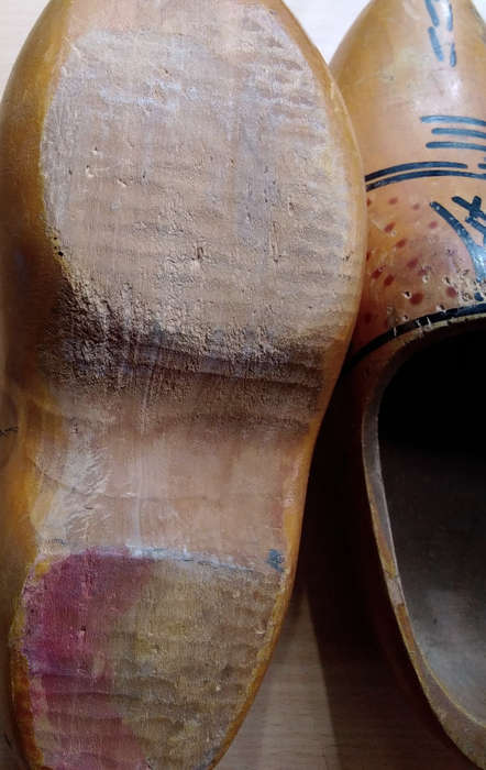 Wood clog shoes