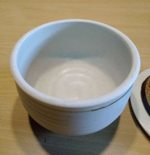 Small stùdio pottery lidded bowl