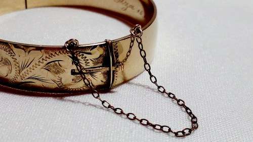 Vintage 9ct Gold on Bronze Metal Core bangle