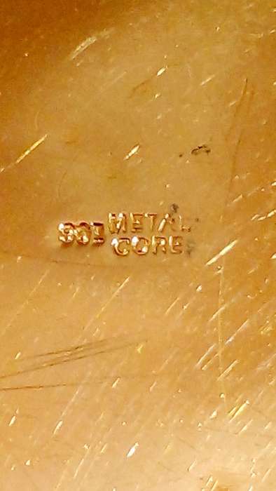 Vintage 9ct gold locket on metal core