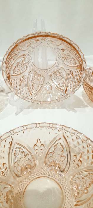Vintage pink `Fleur De Lis` dessert bowls