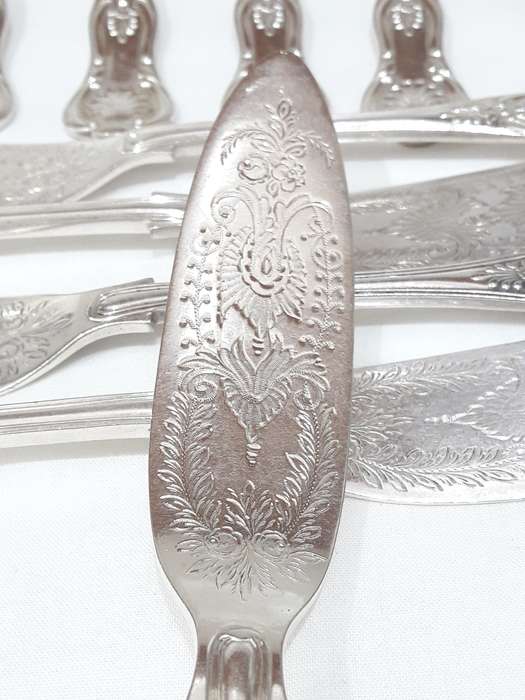 Vintage Kings Pattern silver plate cutlery set