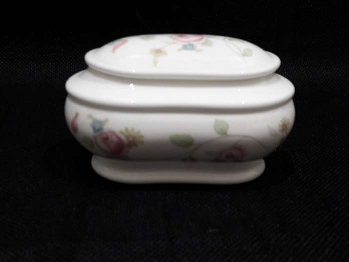 1991 Wedgwood trinket dish