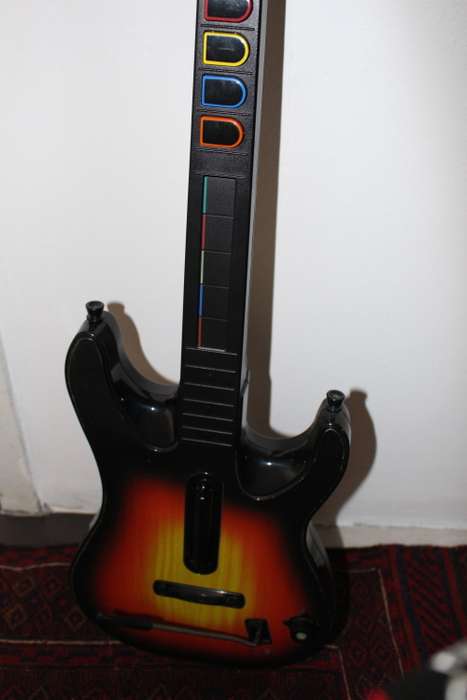Xbox 360 Guitar Hero (read description)