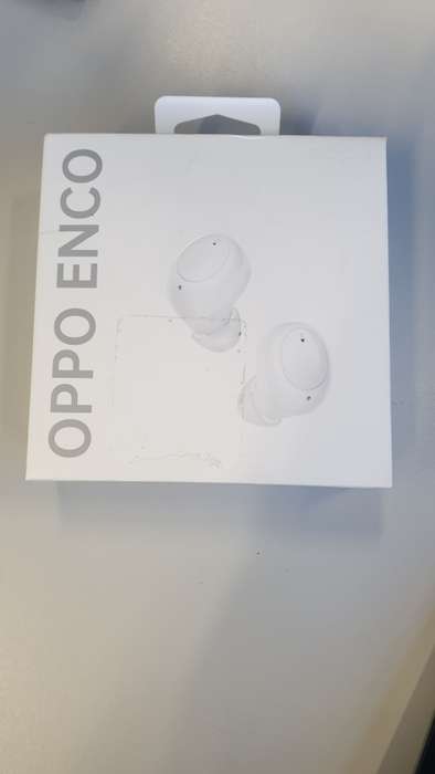 Oppo Enco Earbuds ETI81 in box
