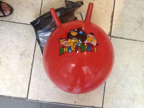 Angry birds bounce ball - red