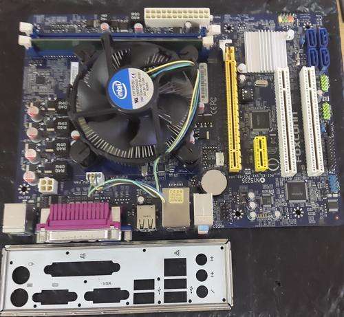 Foxconn Desktop Board H61MXP + 1 x 2GB DDR3 Memory + Intel Pentium CPU G2020 @ 2.90 GHz