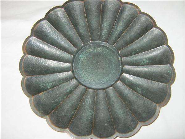 SOLID COPPER CIRCULAR PLATE....29cm ACROSS