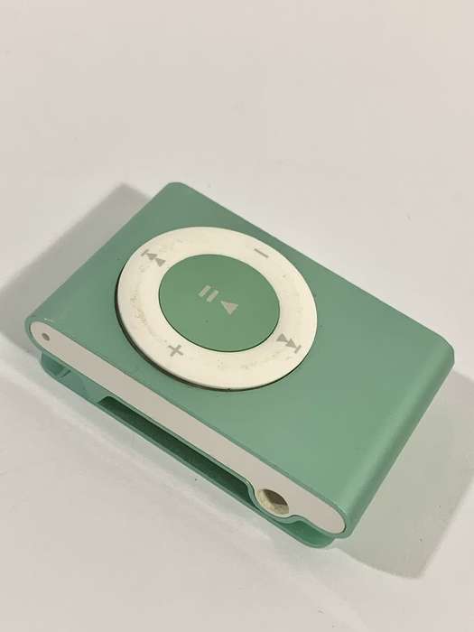 Apple iPod Shuffle Bundle -  2nd Generation (Factory Reset)