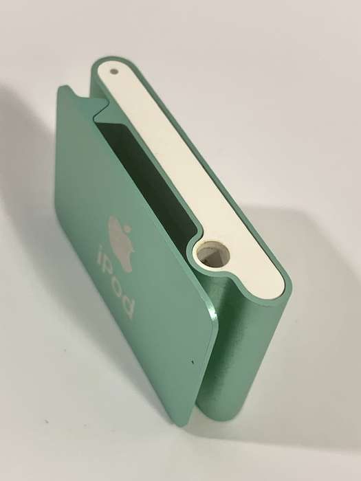 Apple iPod Shuffle Bundle -  2nd Generation (Factory Reset)