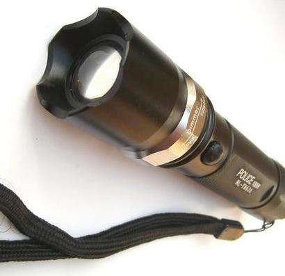 Powerful Re Chargeable Torch Police (500 LUMWN ,100W ) The Best ! free shipping