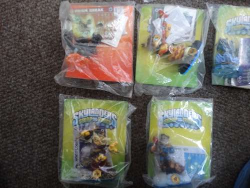 17 Brandnew Sealed Skylanders Giants Collectable X Box Toys