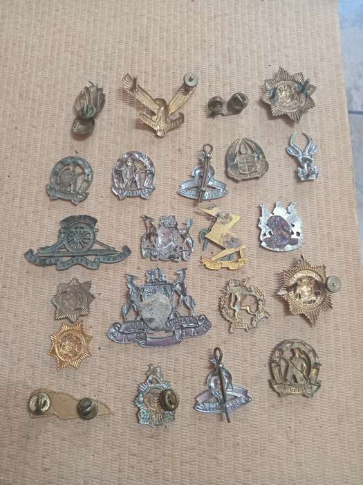 SADF Beret and shoulder Badges