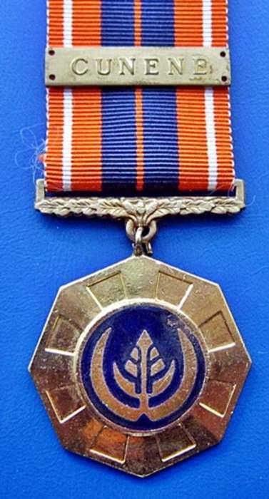 ## SADF Swivel Suspender Pro Patria Medal with Cunene Bar ** 83458 ##