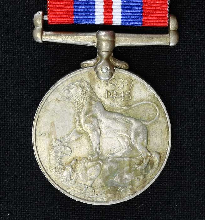 War Medal to officer, seconded to UK Forces and entitled to France and Germany Star EF
