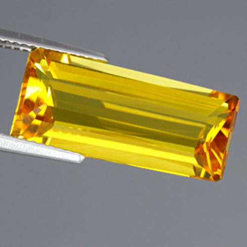 10.54 ct DELIGHTFUL GOLDEN YELLOW EMERALD CUT CITRINE GEMSTONE