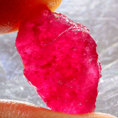 18.25 ct BEAUTIFUL ROUGH RICH RED NATURAL RUBY - GEMSTONE