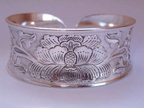 New In! Stunning Tibetan Silver Bangle - Lotus flower