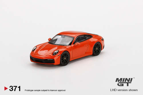 Porsche 911 (992) Carrera 4S - Lava Orange