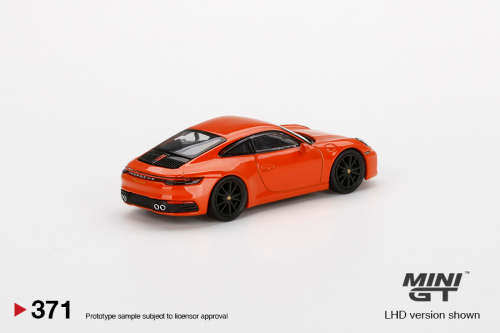 Porsche 911 (992) Carrera 4S - Lava Orange