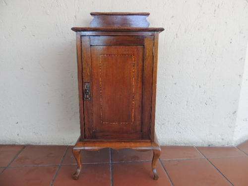 GORGEOUS MAHOGANY CABINET WITH 3 REMOVABLE SHELVES - CLEARANCE SALE !!!